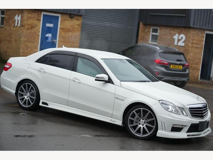 Mercedes-Benz E Class 5.5 E63 V8 AMG SpdS MCT Euro 5 (s/s) 4dr