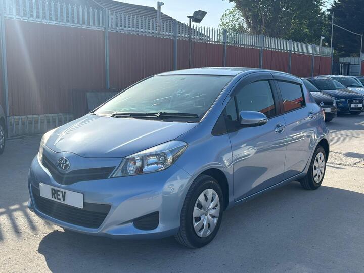Toyota Yaris 1.33 Dual VVT-i Icon Multidrive S Euro 5 5dr Toyota Yaris 1.33 Dual VVT-i Icon Multidrive S Euro 5 5dr