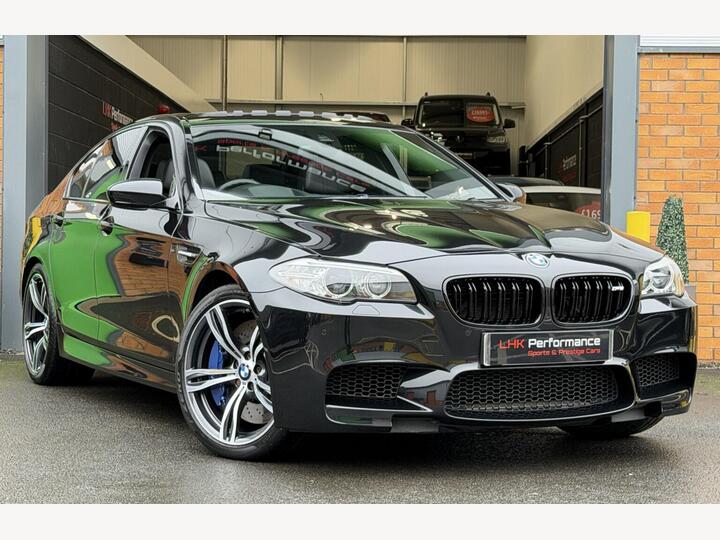 BMW M5 4.4 V8 DCT Euro 6 (s/s) 4dr