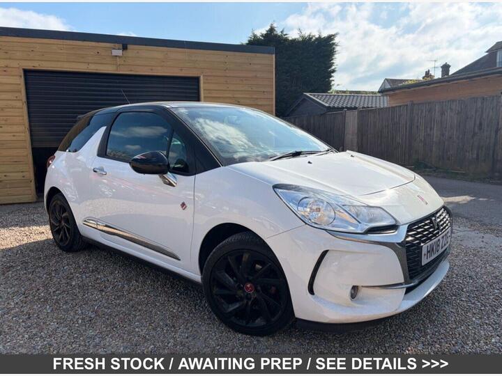 DS AUTOMOBILES DS 3 1.2 PureTech Performance Line Euro 6 (s/s) 3dr DS AUTOMOBILES DS 3 1.2 PureTech Performance Line Euro 6 (s/s) 3dr