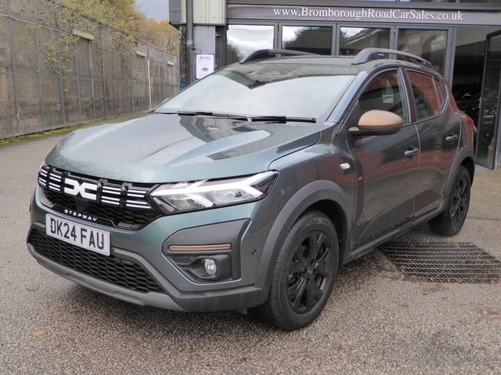 Dacia Sandero Stepway 1.0 TCe EXTREME Euro 6 (s/s) 5dr Dacia Sandero Stepway 1.0 TCe EXTREME Euro 6 (s/s) 5dr