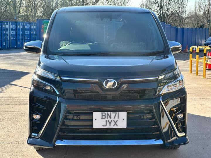 Toyota Voxy 1.8 Petrol Hybrid 2021