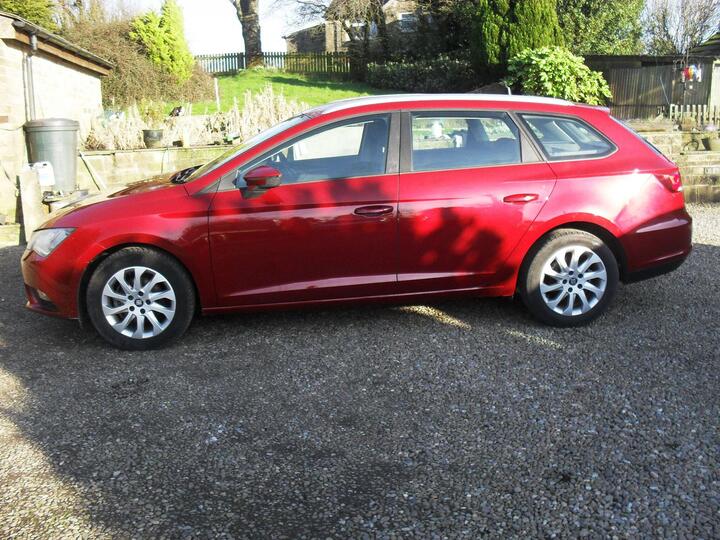 SEAT Leon 1.6 TDI CR SE Sport Tourer Euro 5 (s/s) 5dr