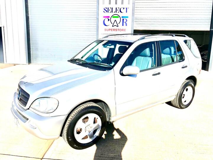 Mercedes-Benz M Class 2.7 ML270 CDI 5dr Mercedes-Benz M Class 2.7 ML270 CDI 5dr