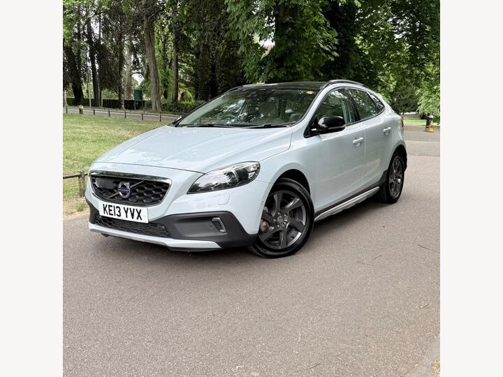 Volvo V40 Cross Country 2.0 T5 Lux Nav Auto AWD Euro 6 (s/s) 5dr Volvo V40 Cross Country 2.0 T5 Lux Nav Auto AWD Euro 6 (s/s) 5dr