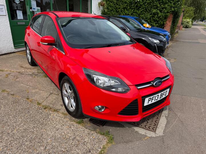 Ford Focus 1.0T EcoBoost Zetec Euro 5 (s/s) 5dr
