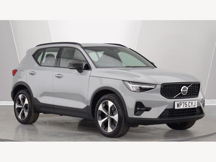 Volvo XC40 2.0 B4 MHEV Plus Dark DCT Auto Euro 6 (s/s) 5dr