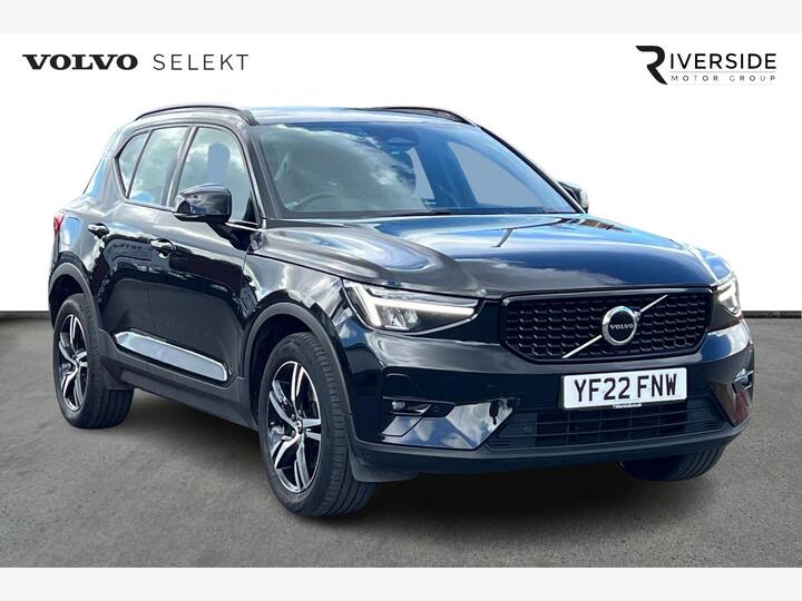 Volvo XC40 2.0 B3 MHEV Plus Dark DCT Auto Euro 6 (s/s) 5dr