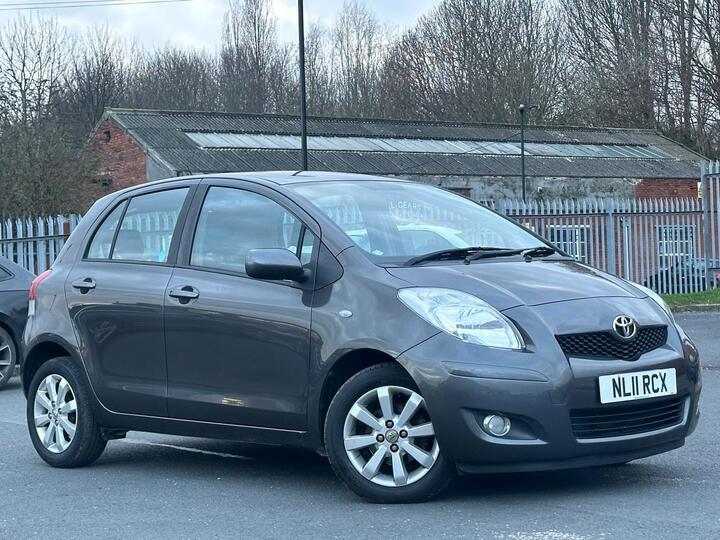 Toyota Yaris 1.33 Dual VVT-i T Spirit Euro 5 (s/s) 5dr Toyota Yaris 1.33 Dual VVT-i T Spirit Euro 5 (s/s) 5dr