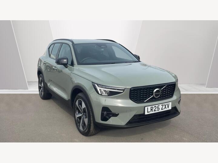 Volvo XC40 2.0 B4 MHEV Plus Dark DCT Auto Euro 6 (s/s) 5dr