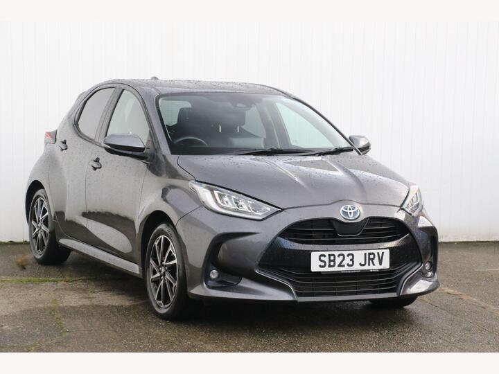 Toyota Yaris 1.5 VVT-h Design E-CVT Euro 6 (s/s) 5dr