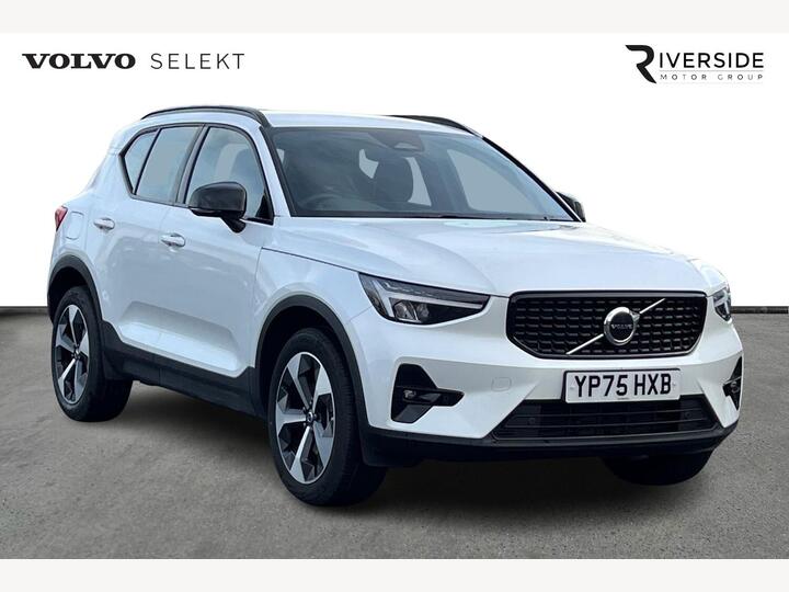 Volvo XC40 2.0 B4 MHEV Plus Dark DCT Auto Euro 6 (s/s) 5dr