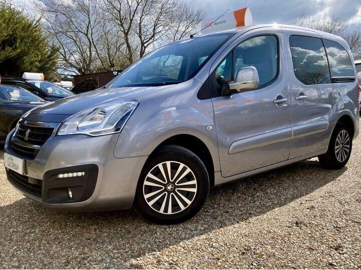 Peugeot PARTNER 1.6 BlueHDi Active Euro 6 5dr Peugeot PARTNER 1.6 BlueHDi Active Euro 6 5dr