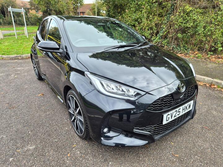 Toyota Yaris 1.5 VVT-h GR SPORT E-CVT Euro 6 (s/s) 5dr