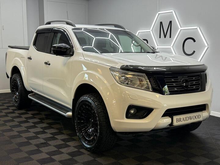 Nissan NAVARA 2.3 DCi Tekna 4WD Euro 6 (s/s) 4dr