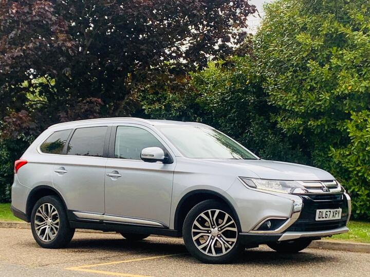 Mitsubishi Outlander 2.2 DI-D 3 4WD Euro 6 (s/s) 5dr Mitsubishi Outlander 2.2 DI-D 3 4WD Euro 6 (s/s) 5dr