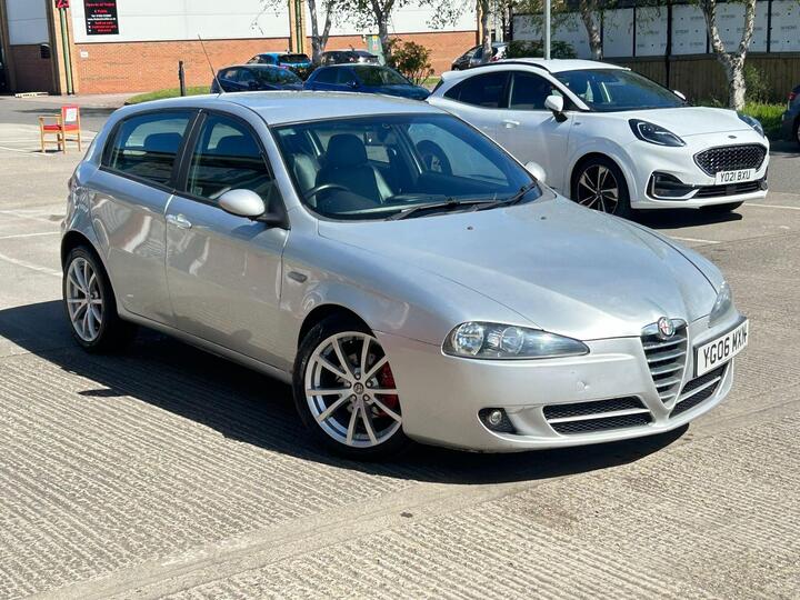 Alfa Romeo 147 1.9 JTDM 16V TI 5dr Alfa Romeo 147 1.9 JTDM 16V TI 5dr