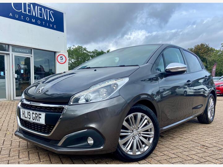 Peugeot 208 1.2 PureTech Signature Euro 6 (s/s) 5dr