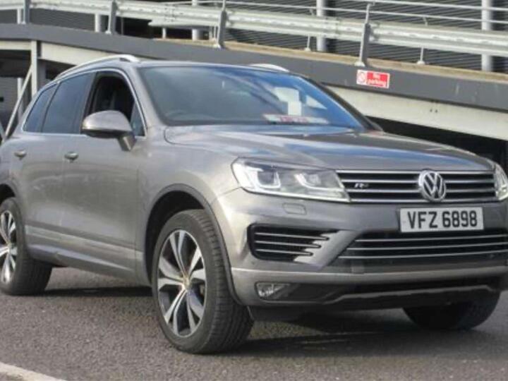 Volkswagen TOUAREG 3.0 TDI V6 BlueMotion Tech R-Line Tiptronic 4WD Euro 6 (s/s) 5dr