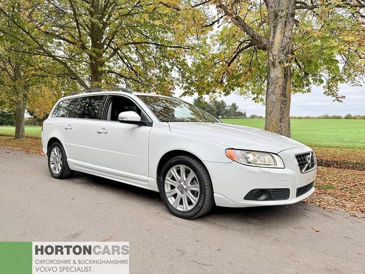 Volvo V70 2.5T SE Estate 5dr Petrol Geartronic Euro 4 (200 Ps)