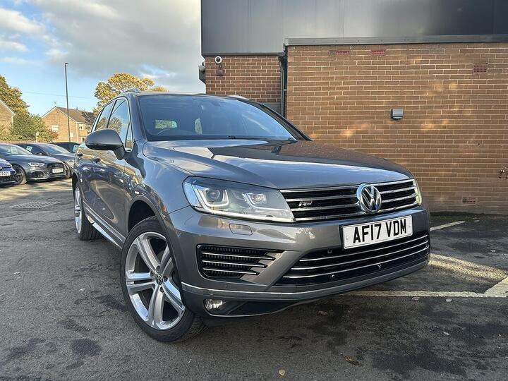 Volkswagen Touareg 3.0 TDI V6 BlueMotion Tech R-Line Plus Tiptronic 4WD Euro 6 (s/s) 5dr Volkswagen Touareg 3.0 TDI V6 BlueMotion Tech R-Line Plus Tiptronic 4WD Euro 6 (s/s) 5dr