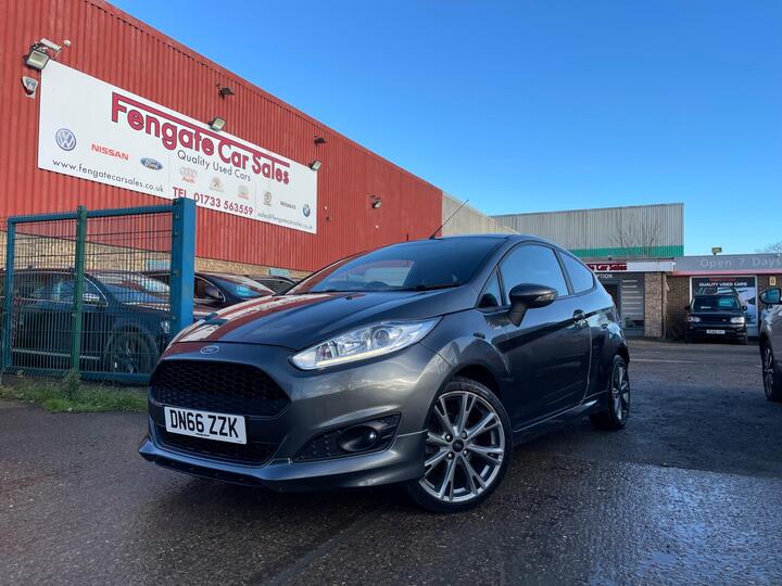 Ford Fiesta 1.0T EcoBoost ST-Line Euro 6 (s/s) 3dr Ford Fiesta 1.0T EcoBoost ST-Line Euro 6 (s/s) 3dr