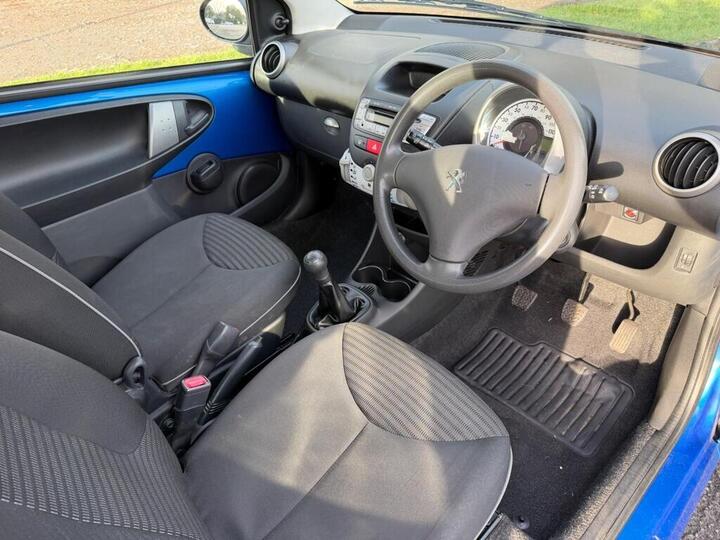 Peugeot 107 1.0 12V Active Euro 5 3dr Peugeot 107 1.0 12V Active Euro 5 3dr