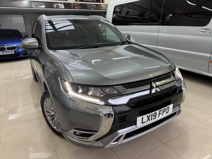 Mitsubishi Outlander 2.4h TwinMotor 13.8kWh 4h CVT 4WD Euro 6 (s/s) 5dr