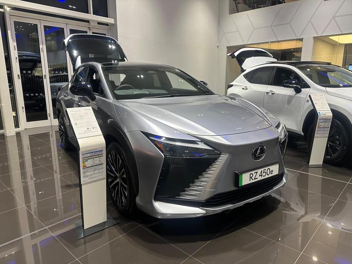 Lexus RZ 450e 71.4kWh Premium Plus Auto DIRECT4 5dr