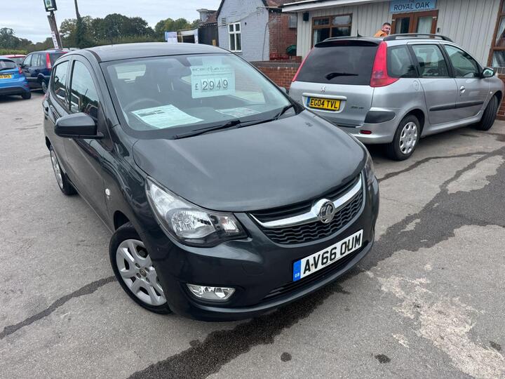 Vauxhall Viva 1.0i SE Euro 6 5dr (a/c) Vauxhall Viva 1.0i SE Euro 6 5dr (a/c)