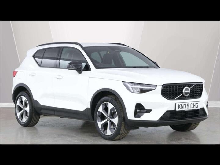 Volvo XC40 2.0 B3 MHEV Plus Dark DCT Auto Euro 6 (s/s) 5dr