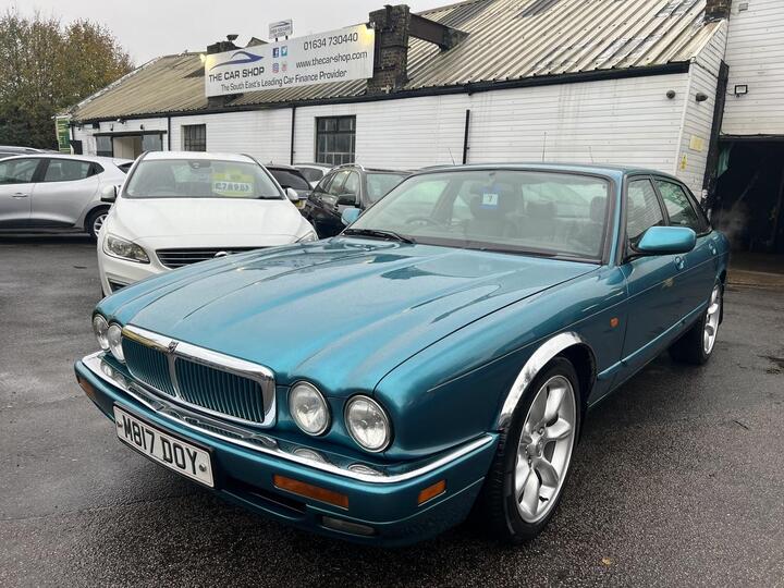 Jaguar XJ XJ  Saloon 0.0  Petrol
