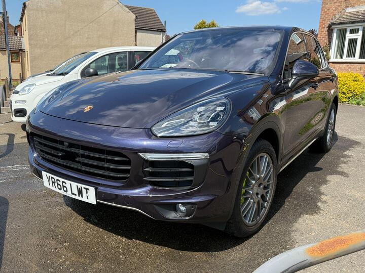 Porsche Cayenne 3.0 V6 E-Hybrid S TiptronicS 4WD Euro 6 (s/s) 5dr