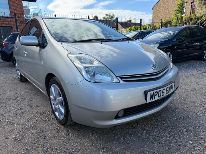 Toyota Prius 1.5 T4 CVT 5dr Toyota Prius 1.5 T4 CVT 5dr