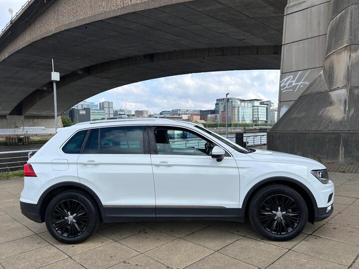 Volkswagen Tiguan 2.0 TDI BlueMotion Tech SE Navigation Euro 6 (s/s) 5dr