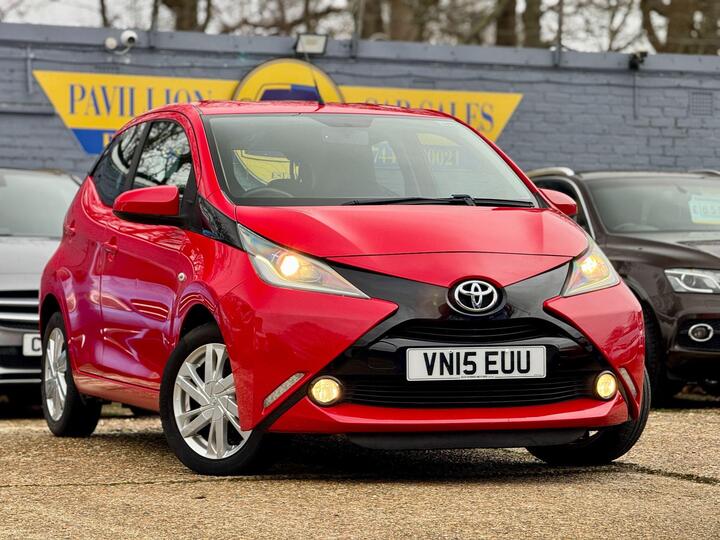 Toyota AYGO 1.0 VVT-i X-pression X-wave Euro 5 5dr Euro 5 Toyota AYGO 1.0 VVT-i X-pression X-wave Euro 5 5dr Euro 5