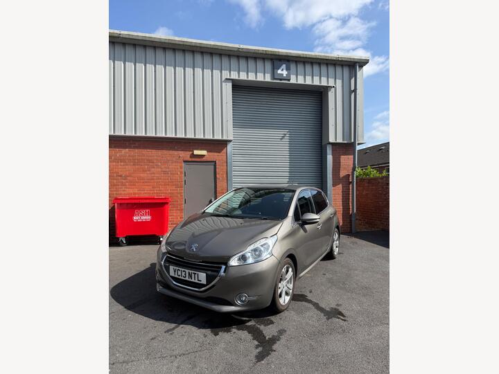 Peugeot 208 1.6 VTi Allure Euro 5 5dr