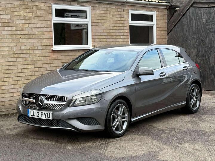 Mercedes-Benz A-CLASS 1.5 A180 CDI BlueEfficiency Sport Euro 5 (s/s) 5dr