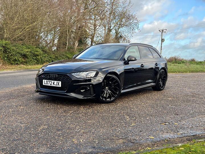 Audi RS4 Avant 2.9 TFSI V6 Carbon Black Tiptronic Quattro Euro 6 (s/s) 5dr Audi RS4 Avant 2.9 TFSI V6 Carbon Black Tiptronic Quattro Euro 6 (s/s) 5dr