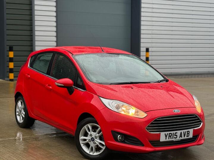 Ford Fiesta 1.6 Zetec Powershift Euro 6 5dr Ford Fiesta 1.6 Zetec Powershift Euro 6 5dr