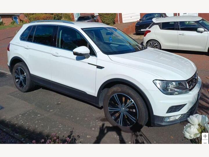 Volkswagen TIGUAN 2.0 TDI BlueMotion Tech SE Navigation DSG 4Motion Euro 6 (s/s) 5dr