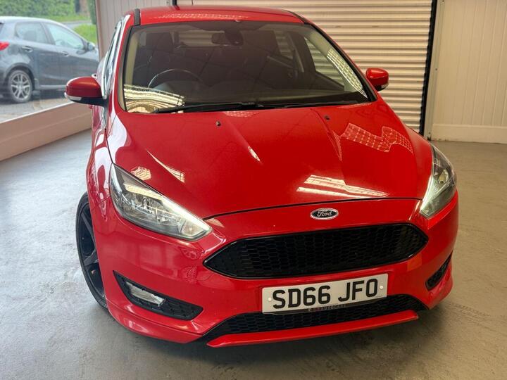 Ford FOCUS 2.0 TDCi Zetec S Red Edition Euro 6 (s/s) 5dr
