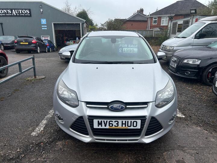 Ford Focus 1.0T EcoBoost Zetec Euro 5 (s/s) 5dr
