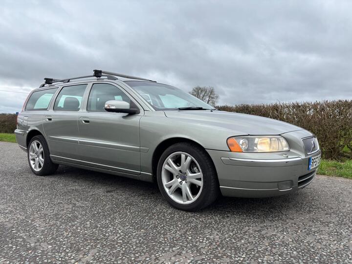Volvo V70 2.4 D5 SE 5dr