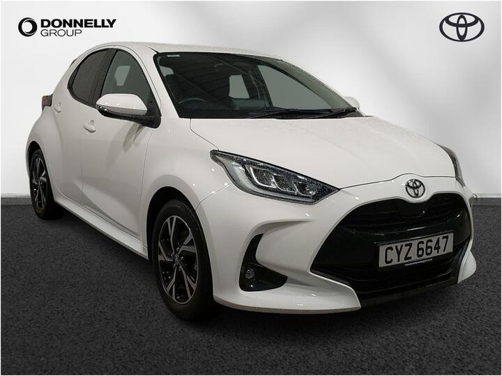 Toyota Yaris 1.5 VVT-h Design E-CVT Euro 6 (s/s) 5dr
