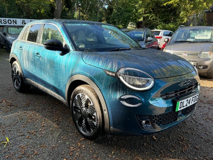 Fiat 600e 54kWh La Prima Auto 5dr