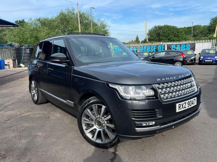 Land Rover RANGE ROVER 4.4 SD V8 Vogue Auto 4WD Euro 6 (s/s) 5dr Land Rover RANGE ROVER 4.4 SD V8 Vogue Auto 4WD Euro 6 (s/s) 5dr
