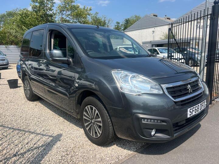 Peugeot PARTNER 1.6l 5d  100 BHP WHEELCHAIR ADAPTED. ONLY 13K MILES