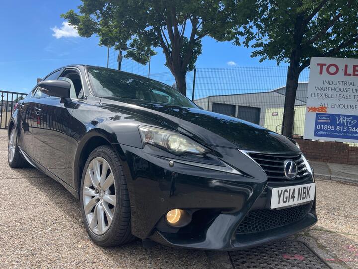 Lexus IS 2.5 300h Luxury E-CVT Euro 5 (s/s) 4dr