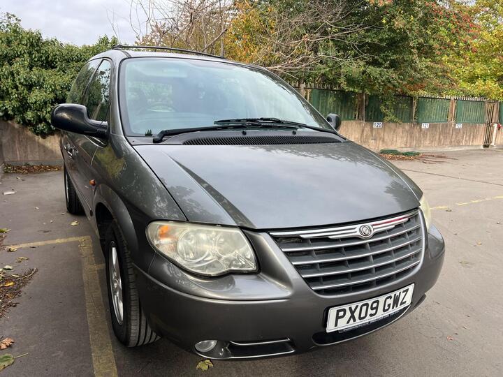 Chrysler Voyager 2.8 CRD Executive 5dr Chrysler Voyager 2.8 CRD Executive 5dr